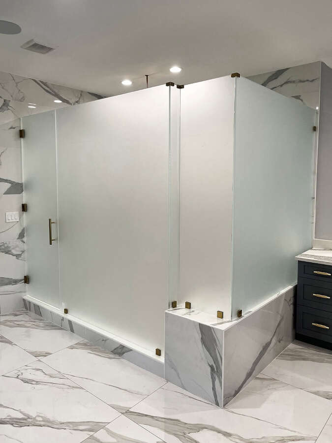 90 DEGREE SHOWER ENCLOSURE
