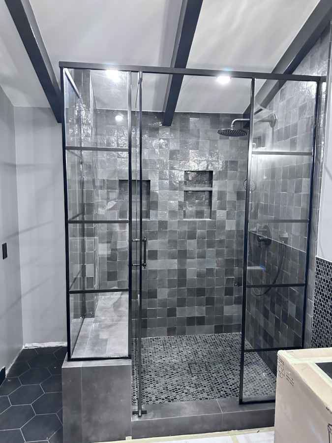 FRAMED SHOWER ENCLOSURE